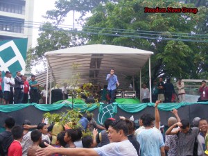 Air Bagan မ႑ပ္တြင္ေဖ်ာ္ေျဖေနေသာ သားစိုး(ဓာတ္ပံု-စေနငခၽြတ္)