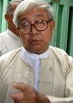 ေဒၚေအာင္ဆန္းစုၾကည္အတြက္ သက္ေသထြက္ဆိုေပးသူ လပြတၱာျမိဳ ့နယ္လႊတ္ေတာ္ကိုယ္စားလွယ္ ဦးၾကည္၀င္း ဓာတ္ပံု-ေအပီ ေဒၚေအာင္ဆန္းစုၾကည္အတြက္ သက္ေသထြက္ဆိုေပးသူ လပြတၱာျမိဳ ့နယ္လႊတ္ေတာ္ကိုယ္စားလွယ္ ဦးၾကည္၀င္း ဓာတ္ပံု-ေအပီ
