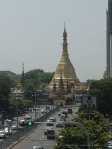 ရန္ကုန္ၿမိဳ ့ရွိ လူစည္ကားရာဆူေလကားဂိတ္