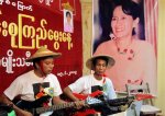 ေဒၚေအာင္ဆန္းစုၾကည္ ေမြးေန ့ဆုေတာင္းပြဲ အခမ္းအနားကို အဖြဲ ့ခ်ဳပ္ရံုးတြင္ က်င္းကစဥ္ AP - Photo