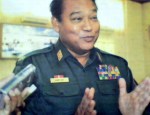၎၏ အာဏာကိုပိုမိုတည္ေဆာက္ေနသည္ ဟု စစ္ဖက္အသိုင္းအသိုင္းအ၀ိုင္းကစြပ္စြဲခံထားရသည့္ ရဲခ်ဳပ္ခင္ရီ