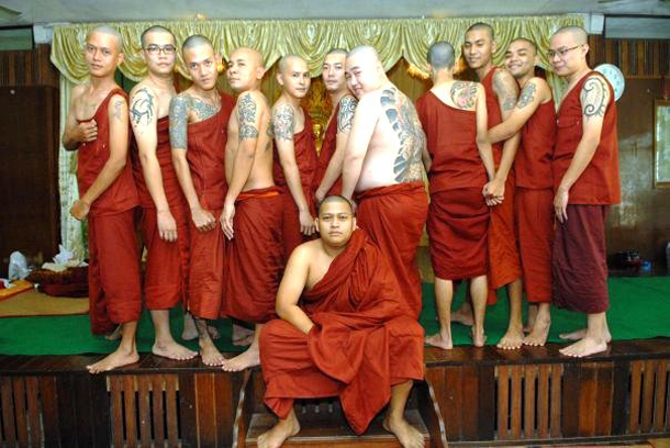 လြန္ခဲ့သည့္ ႏွစ္ႏွစ္ေက်ာ္ကရိုက္ကူးခဲ့ၿပီး ကာယကံရွင္မ်ားပင္မမွတ္္မိေတာ့ကာ ယခုမွ အင္တာနက္တြင္ေဟာ့ေနသည့္ မင္းေမာ္ကြန္း၊၀ဏၰခြာဏီး ႏွင့္ ရက္ပါတစ္ခ်ဳိ ့၏ ဓာတ္ပံု