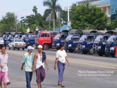 ျမန္မာ့ ဒီမိုကေရစီေခါင္းေဆာင္ ေဒၚေအာင္ဆန္းစုၾကည္အား အင္းစိန္ေထာင္တြင္း ထိန္း သိမ္းထားစဥ္က ဤသို ့ရဲတပ္ဖြဲ ့အင္အားမ်ား တိုးျမွင့္ခ်ထားသည္။