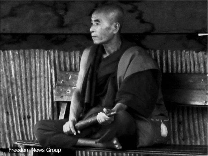 မဲေဆာက္ ၿမိဳ ့တြင္ ေတြ ့ရသည့္ ျမန္မာ သံဃာေတာ္ တစ္ပါး