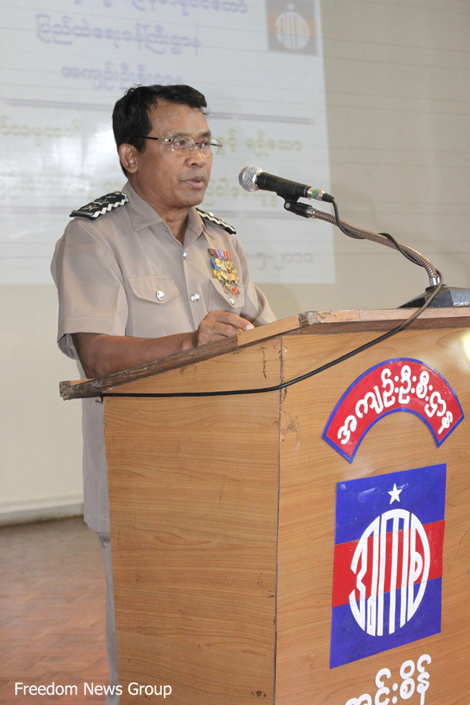 လြတ္လူ အက်ဥ္းသား မ်ား ကို ႏိုင္ငံေတာ္ ၏ ေစတနာ ႏွင့္ ပတ္သက္ၿပီး ၾသ၀ါဒ ေခၽြ ေနသည့္ အ.က.စ ညႊန္ၾကားေရးမႈး ခ်ဳပ္ ဦးေဇာ္၀င္း