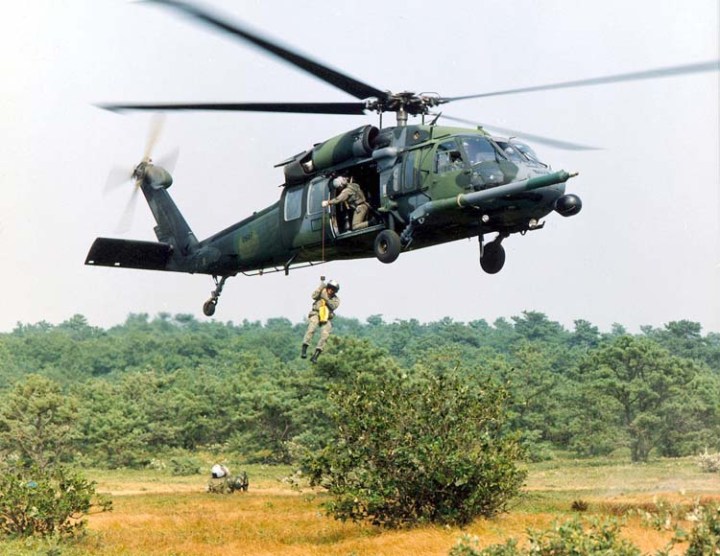 စစ္ဆင္ေရး မွာ အသံုးျပဳခဲ့တဲ့ HH-60G's PAVE WAY ရဟတ္ယာဥ္ တစ္စီး (U.S. Air Force Photo)