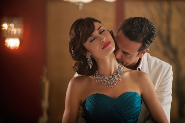 Vera+Evans+(Olga+Kurylenko),+Ike+Evans+(Jeffrey+Dean+Morgan)