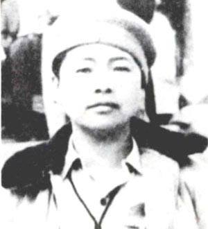 ေလာ္စစ္ဟန္ ၏ လက္ဦး ဆရာ ေရႊႀတိဂံ ေဒသ ၏ ဘိန္းျဖဴ ဘုရင္ မဟု တင္စား ခံ ရသည့္ ကိုးကန္ ့ေစာ္ဘြား ၏ သမီး ျဖစ္သူ အိုလဗ္ယန္း ငယ္စဥ္က 