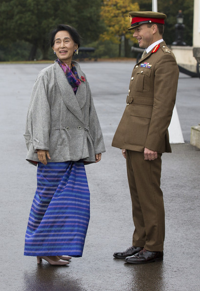 Aung+San+Suu+Kyi+Visits+London+DfSot2G1n10l